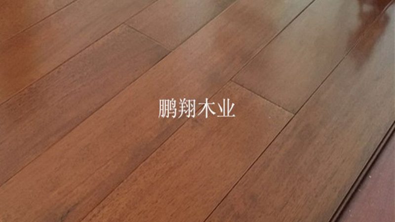 实木地热地板开裂变形的五大原因揭秘